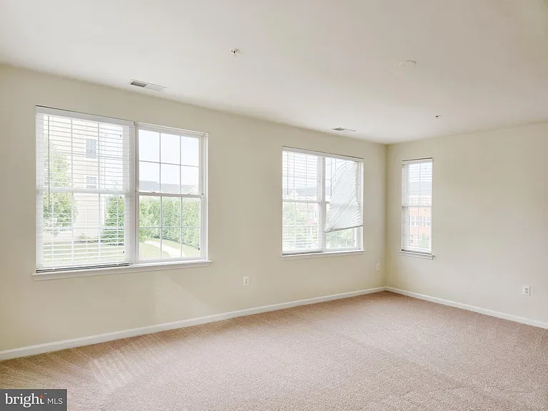 44115 Peirosa Ter — Photo 15