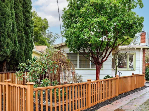 26 Murdock Ct, Oakland, CA 94605