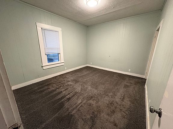4th image of 1212 N Johnson St