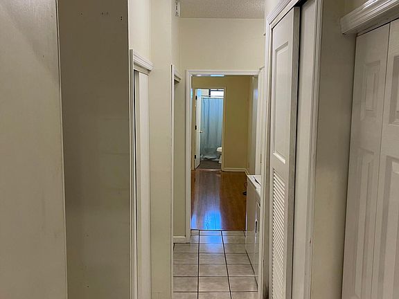 4th image of 2422 Lemp Ave