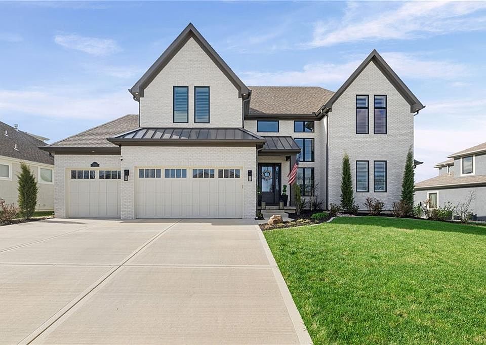 1st image of 10126 N Kansas Ct