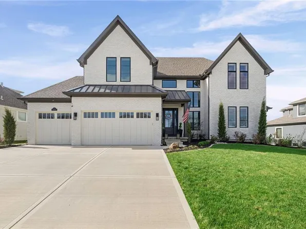 10126 N Kansas Ct, Kansas City, MO 64155