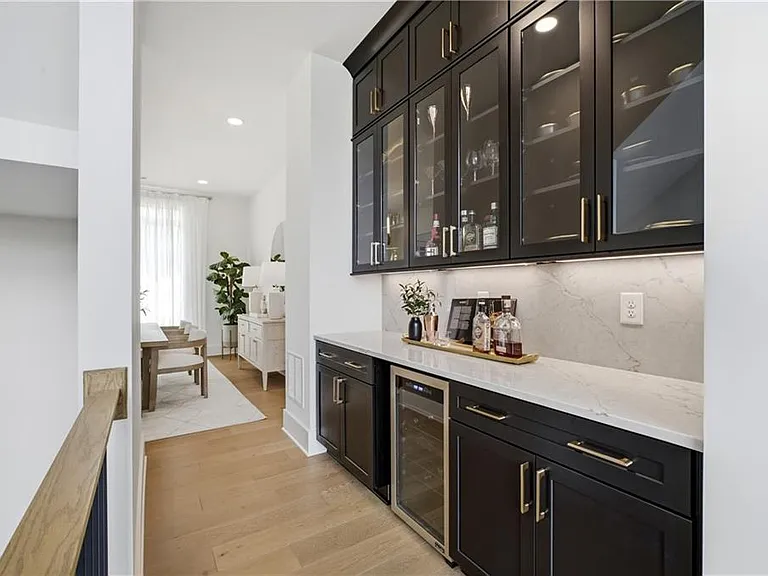 4510 Hawthorn Cir — Photo 11