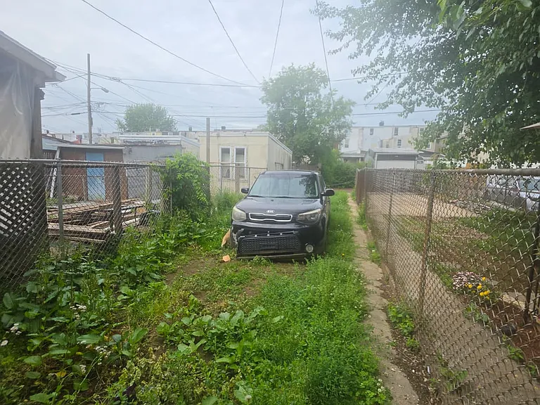 650 Gordon St — Photo 10