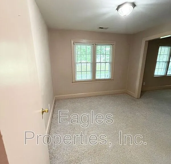 1509 Highway 91 N — Photo 4