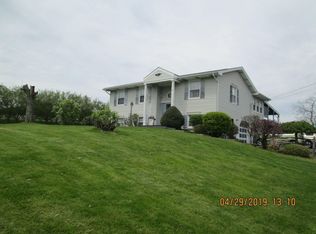 201 Frew Rd, Ellwood City, PA 16117