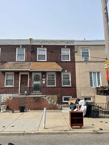 2732 S Marshall St Photo 1