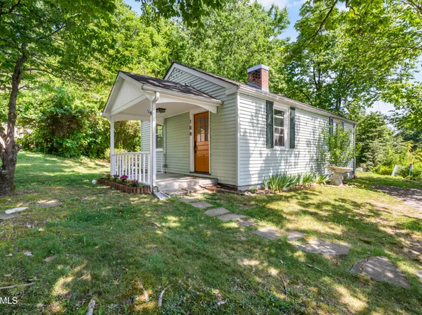 108 Hilltop Ln, Norris, TN 37828
