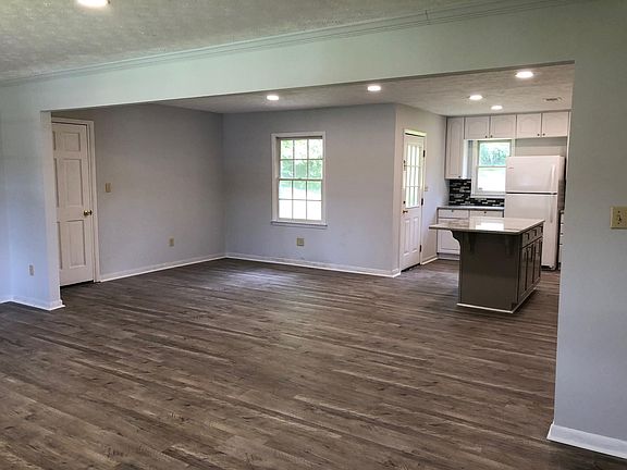 Living/dining space