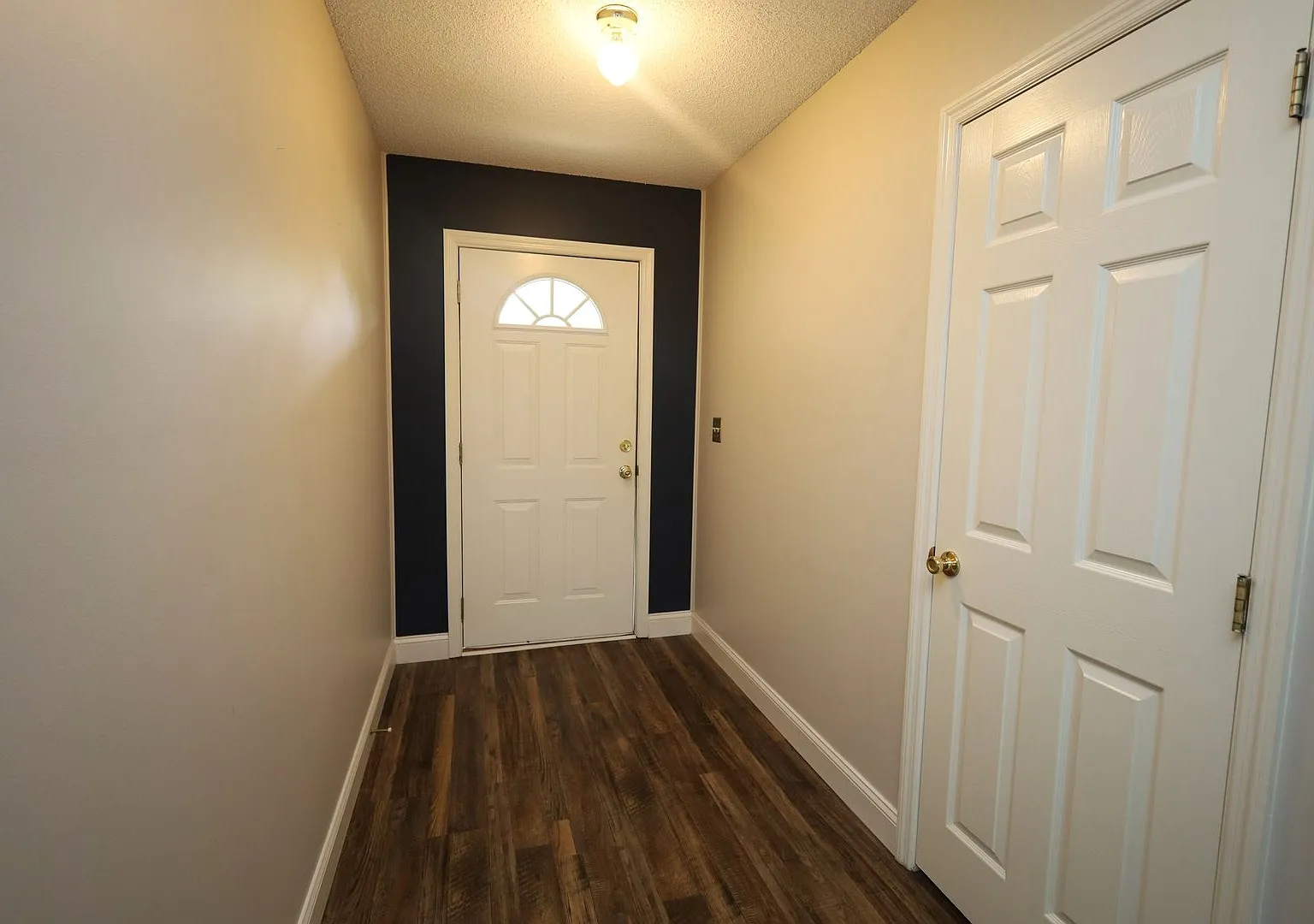 326 Jennifer Circle — Photo 2