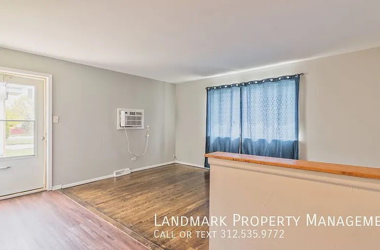 440 W Division St — Photo 8