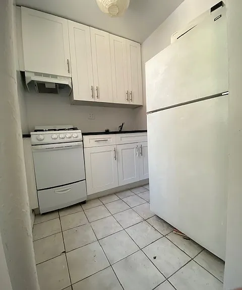 161 E 33rd St #4 — Photo 7