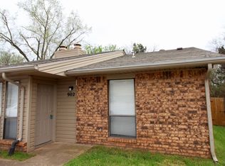 900-902 Acacia Cir, Noble, OK 73068