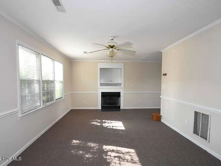 3818 Sterling Pointe Dr #J1 — Photo 2