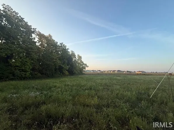 10617 Bass Rd, Fort Wayne, IN 46818