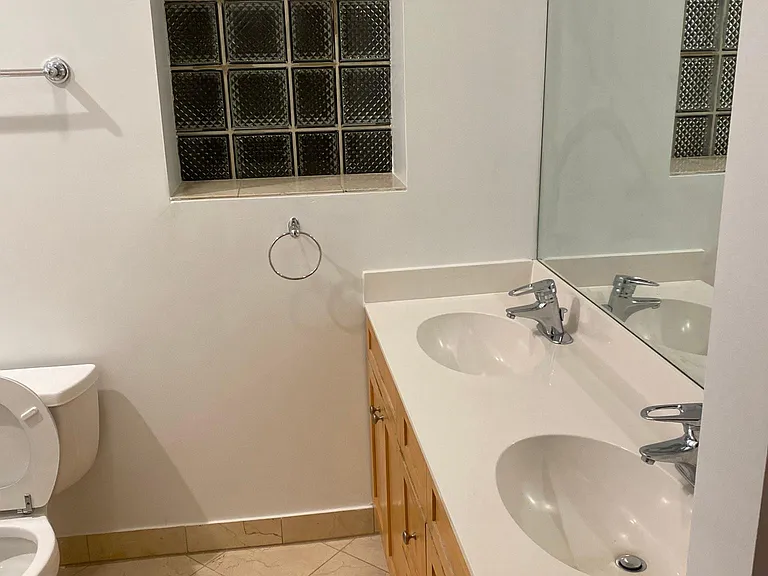 3739 N Greenview Ave #2F — Photo 8