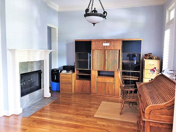 3rd image of 303 Canton Stone Dr