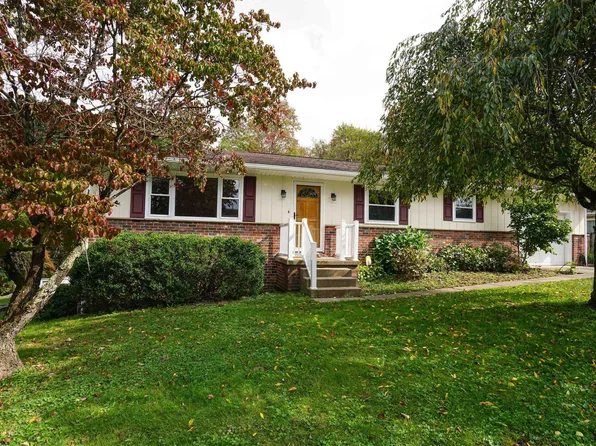 114 Oakwood Dr, Shinnston, WV 26431