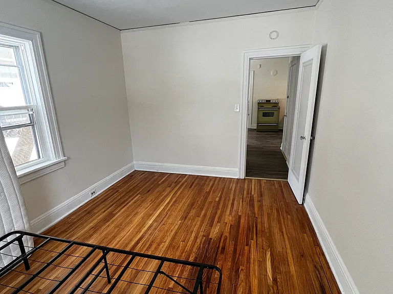 1315 E 2nd St #B — Photo 13