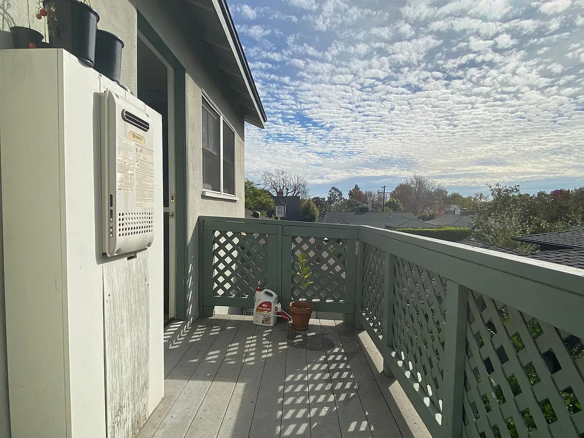 Building Photo - 11335 Burnham St #11335
