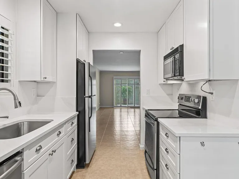 1656 Parkside Dr #1656 — Photo 5