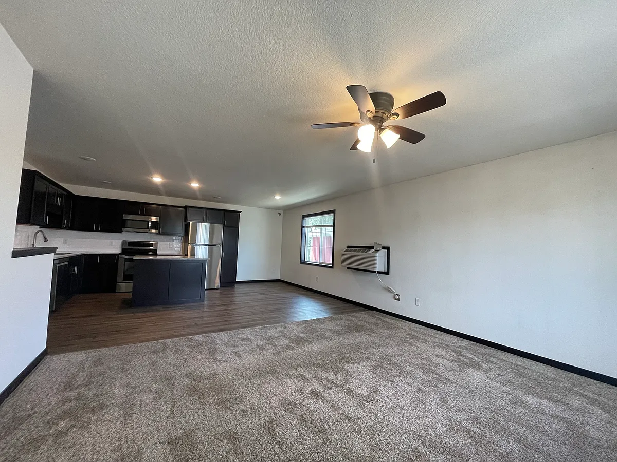Building Photo - 3242 Gateway Drunit C