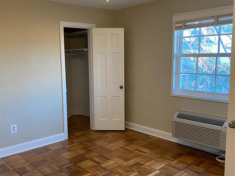1630 W Abingdon Dr #301 — Photo 18