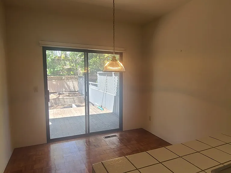 211 Kingswood Ct — Photo 8