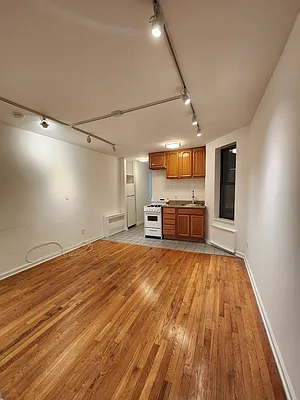 Rented by Homefront Management E29, Inc. | media 13