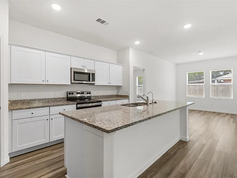 3602 Admiralty Dr — Photo 3