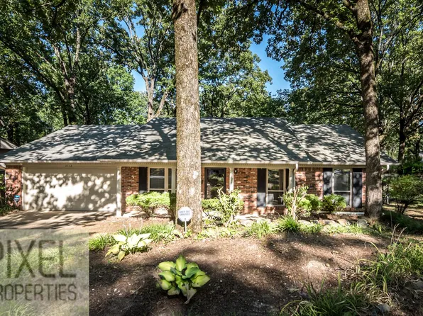 1113 Old Charter Ct, Little Rock, AR 72211