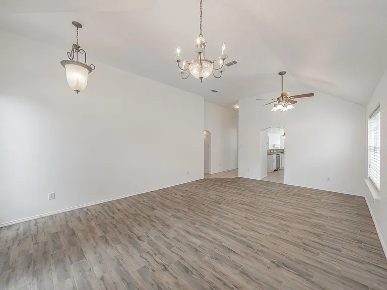 4728 Grant Park Ave — Photo 4