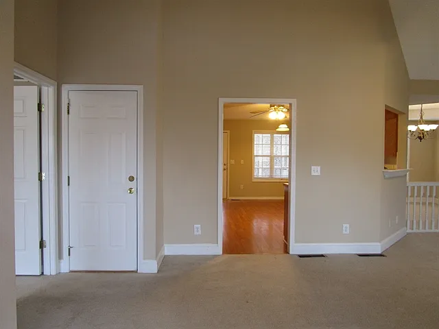 330 Red Fox Dr — Photo 3