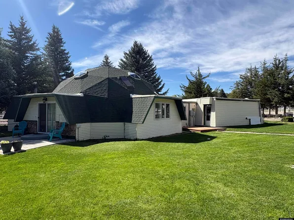 220 W Mountain View Dr, Riverton, WY 82501