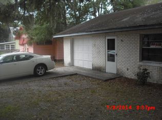 421 Oakwood St, Crescent City, FL 32112