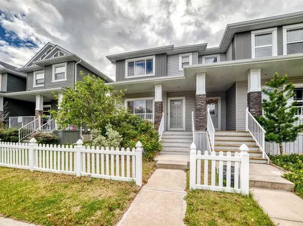 17 N Redstone Cmn NE, Calgary, AB T3N 0K3