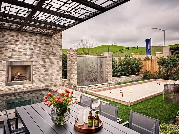 Toll Brothers Serena at Gale Ranch Parada Model Luxury Outdoor Living Space