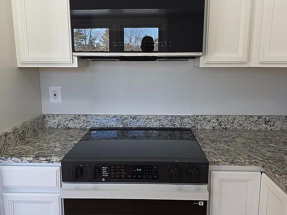 3rd image of 39250 Birch Manor Dr