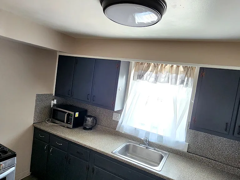 1820 Berwyn St — Photo 3