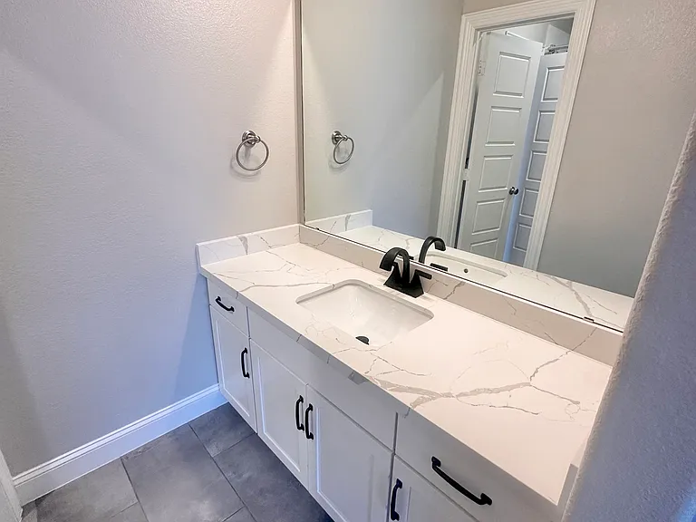 145 Waterside Dr — Photo 35