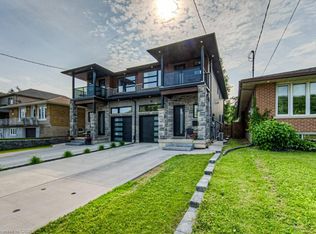 81 5th Ave, Kitchener, ON N2C1P5