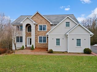 33 Pine Meadow Rd, Vestal, NY 13850