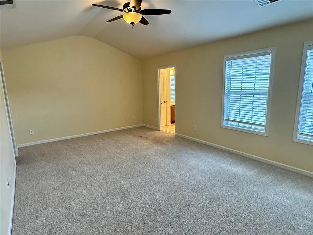 3 bed, 2.5 bath, 1660 sqft, $1,750 — Photo 4