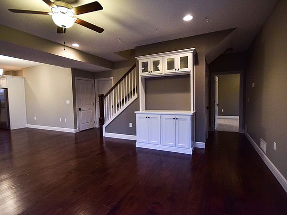 3rd image of 426 Rosewalk Place