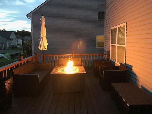 3rd image of 7893 Headwater Dr