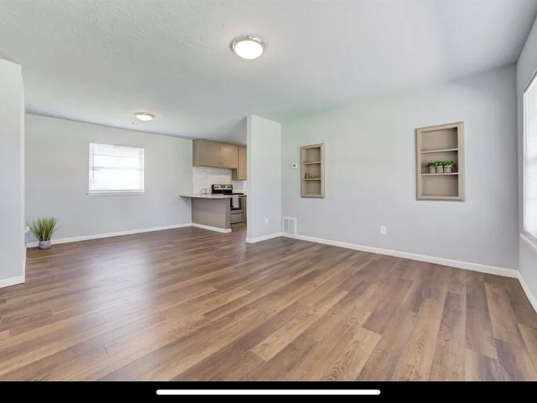 1530 NE 43rd St — Photo 5