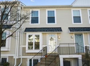 3808 9th Rd S, Arlington, VA 22204
