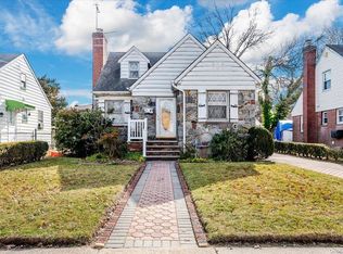 16 Hommell St, Valley Stream, NY 11580