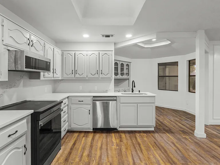 1503 Bellflower Dr — Photo 15