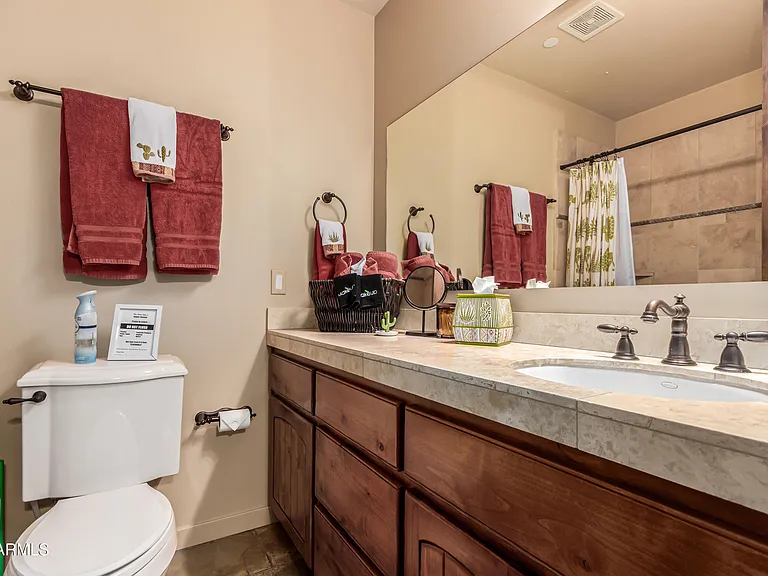 36138 N Summit Dr — Photo 44